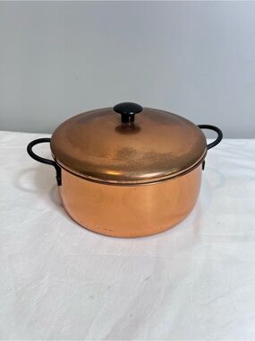 Coppercraft Guild 8” copper pot casserole server serving with a lid